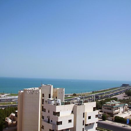 Plaza Athenee Hotel Kuwait City Exterior foto