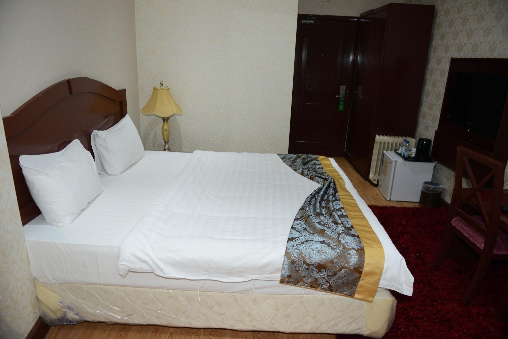 Plaza Athenee Hotel Kuwait City Exterior foto