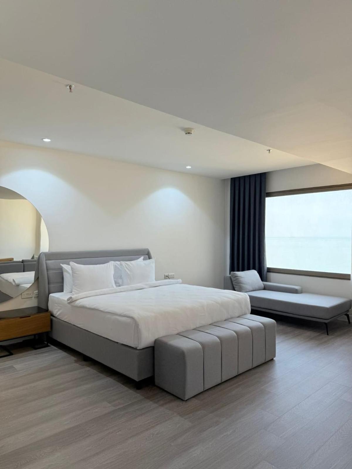 Plaza Athenee Hotel Kuwait City Exterior foto