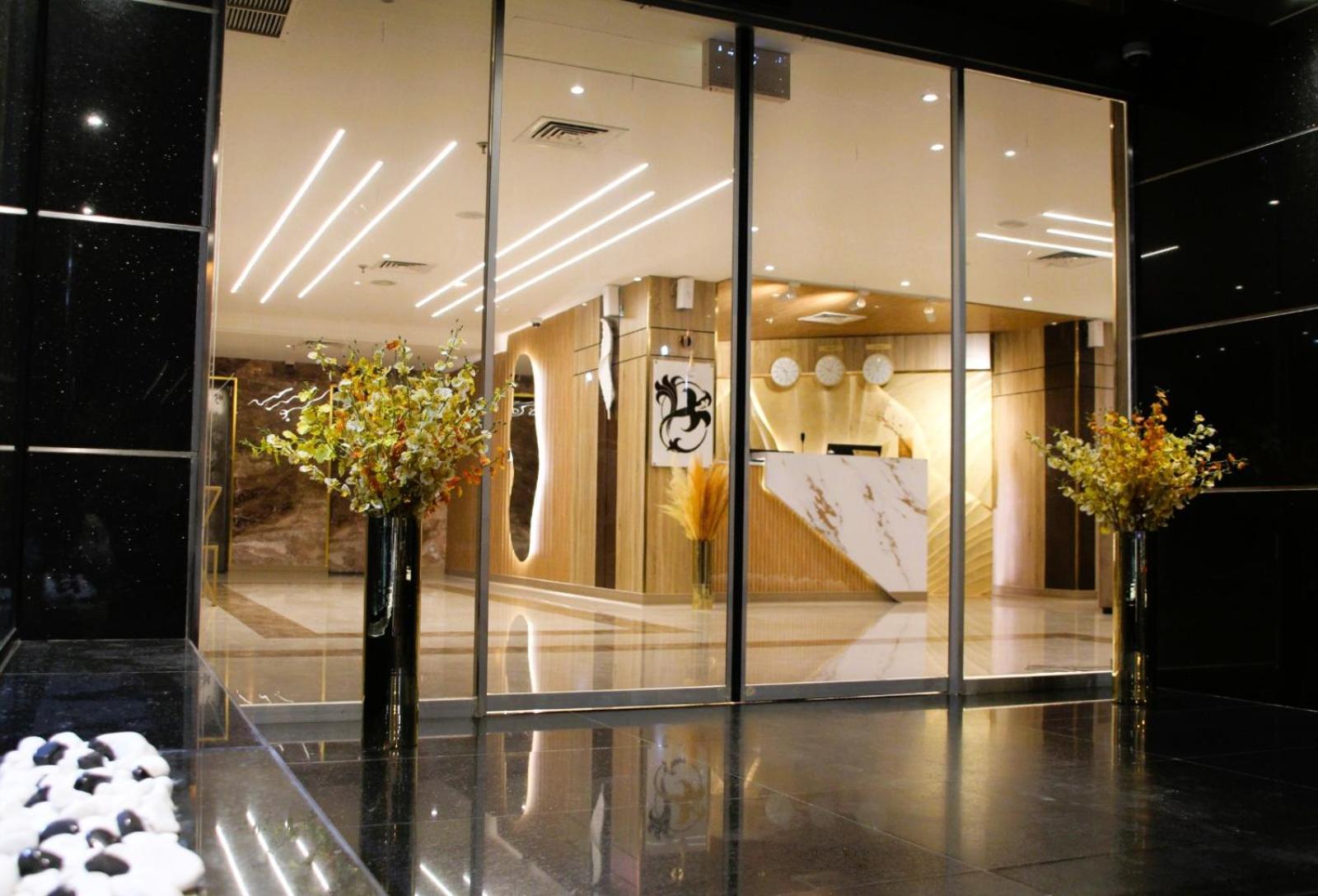 Plaza Athenee Hotel Kuwait City Exterior foto