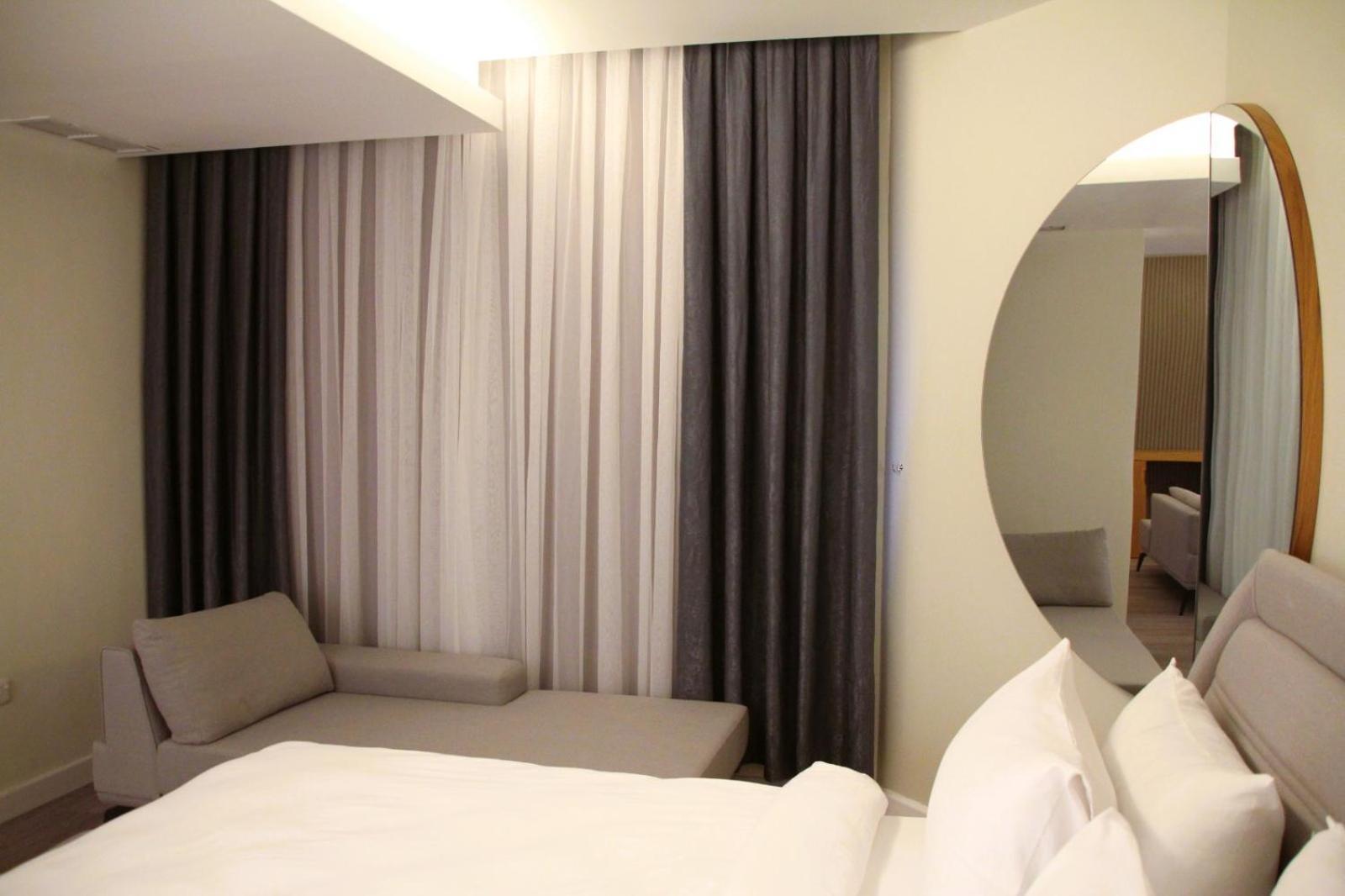 Plaza Athenee Hotel Kuwait City Exterior foto