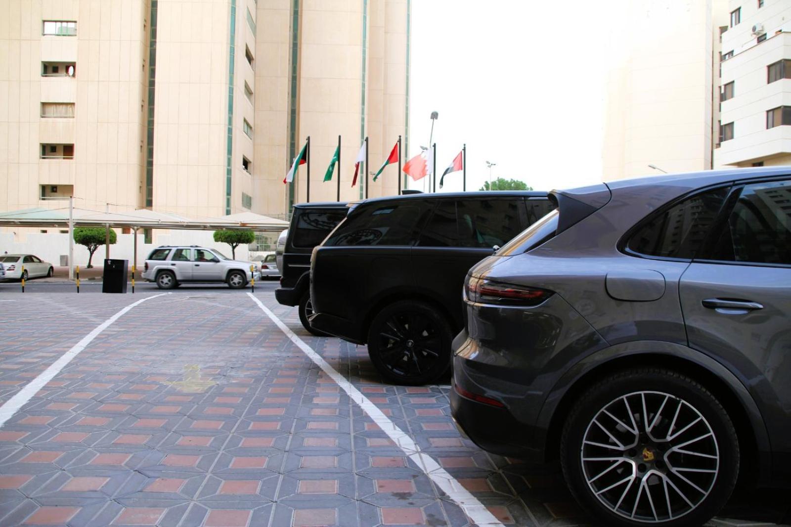 Plaza Athenee Hotel Kuwait City Exterior foto