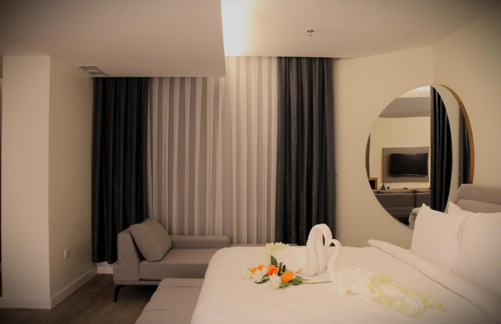 Plaza Athenee Hotel Kuwait City Exterior foto