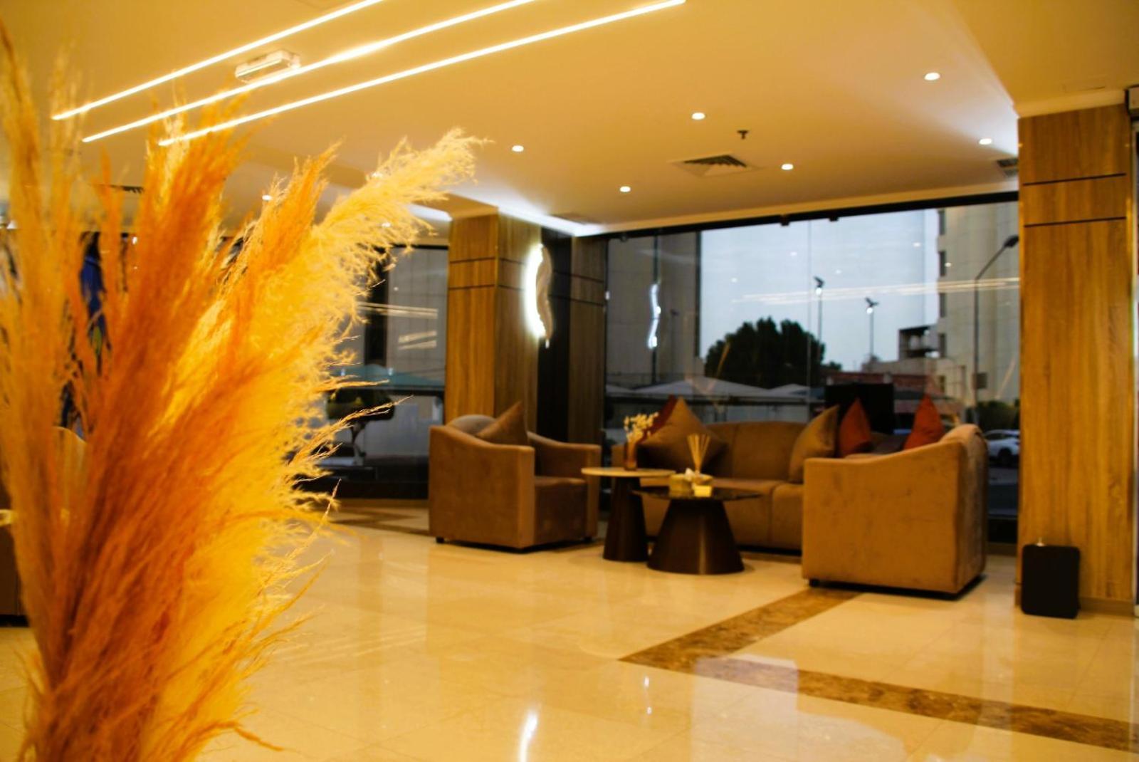 Plaza Athenee Hotel Kuwait City Exterior foto