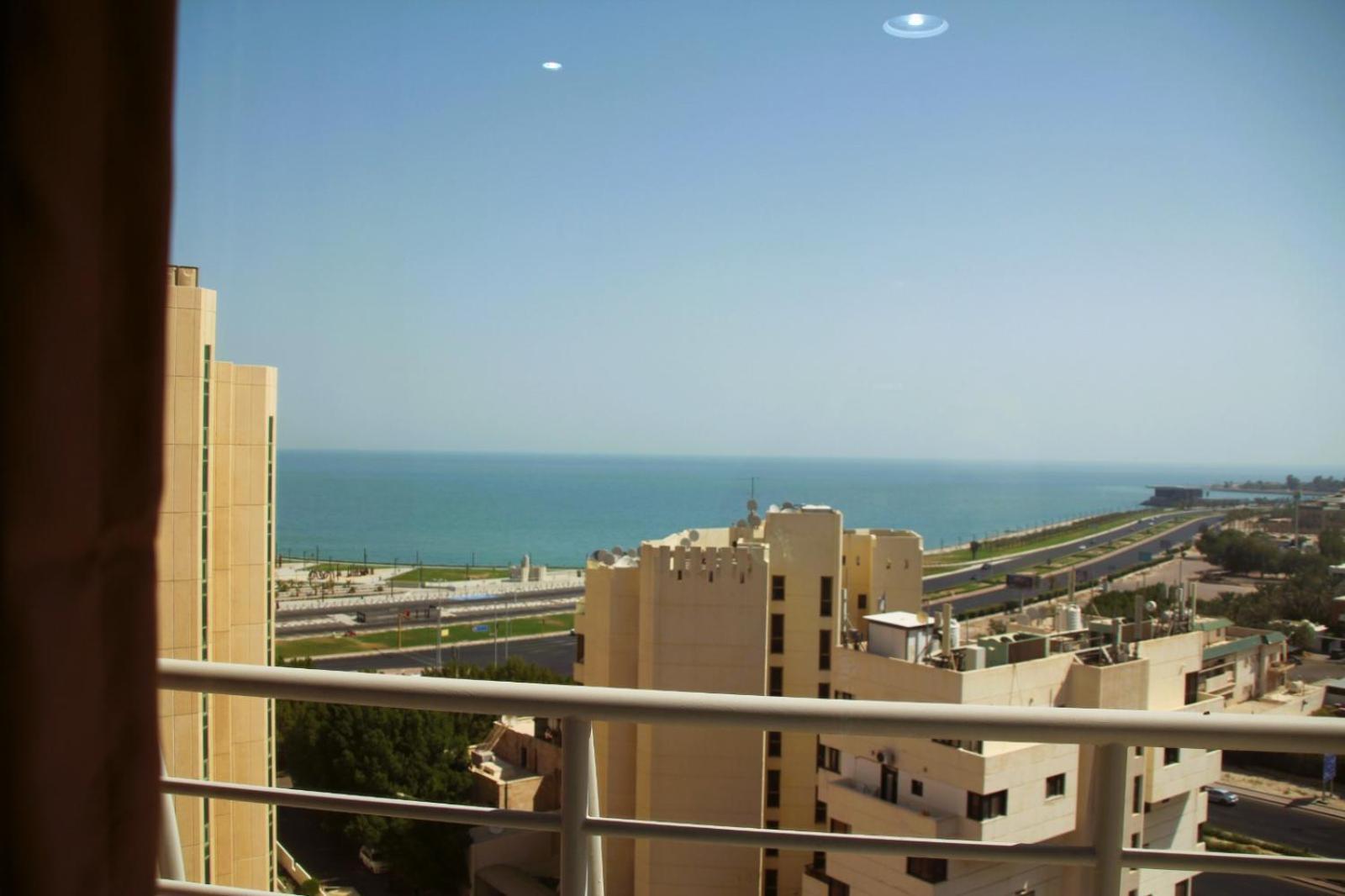 Plaza Athenee Hotel Kuwait City Exterior foto