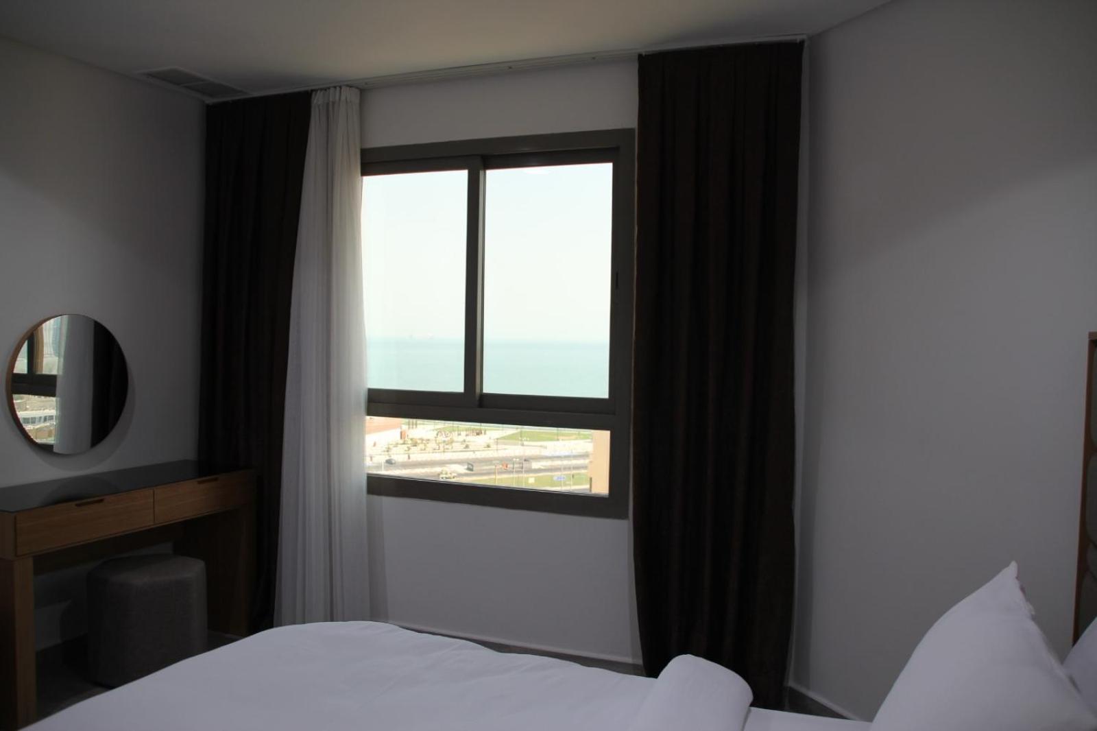 Plaza Athenee Hotel Kuwait City Exterior foto